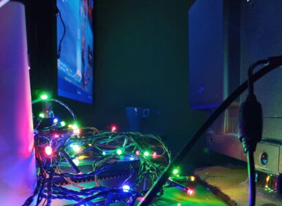 Värivalot ja pelikone